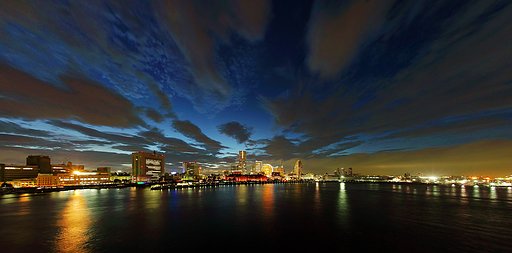 超広角　横浜大桟橋