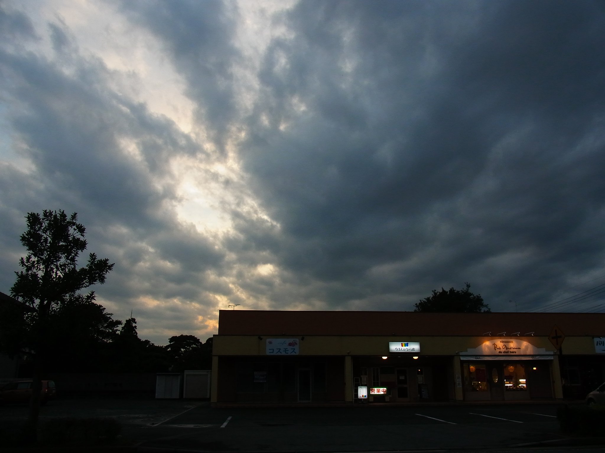 雨上がりの夕景