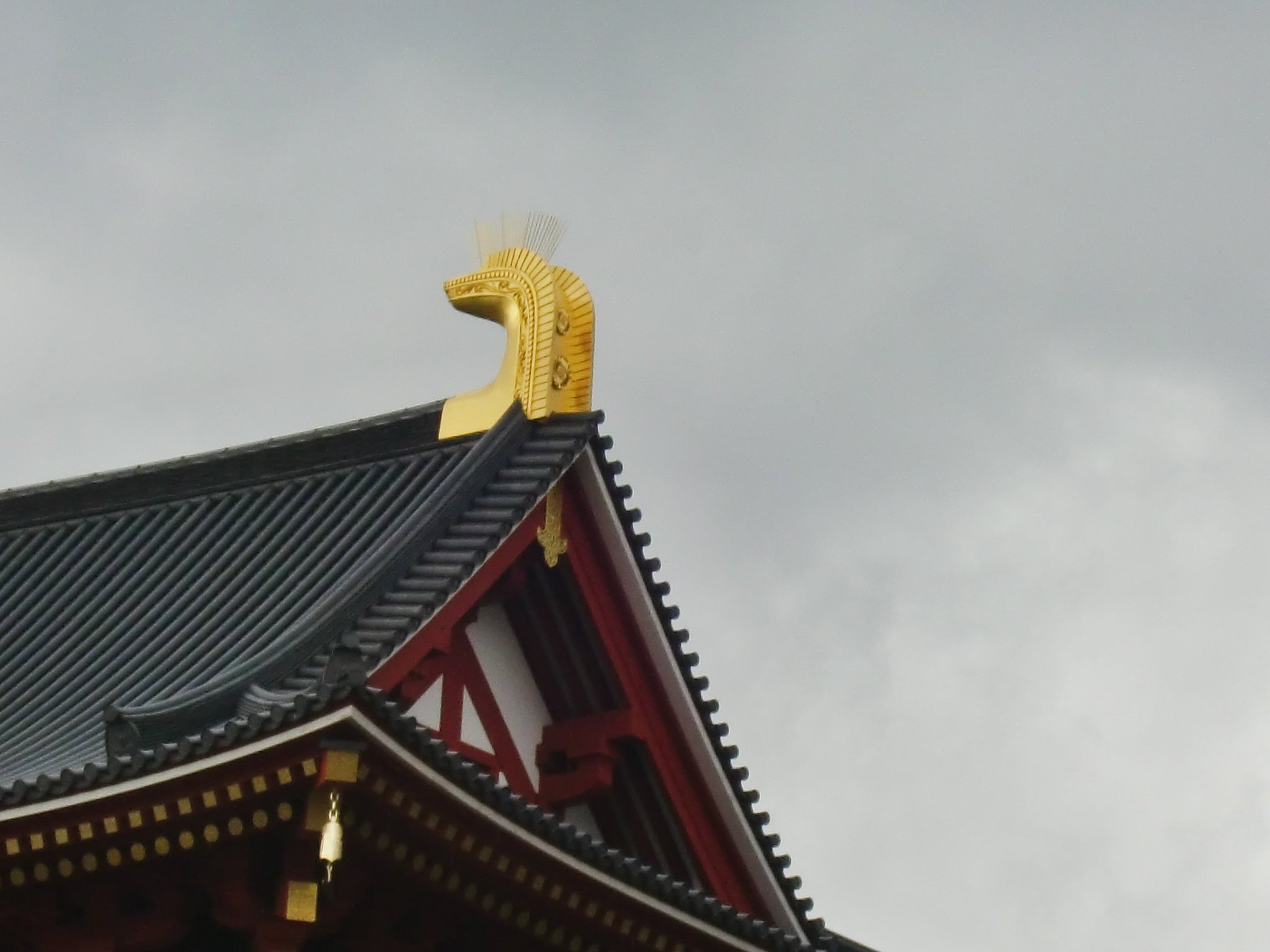「第一次大極殿」の鴟尾(しび)