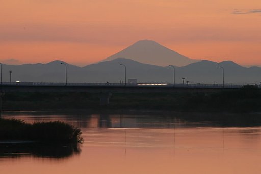今朝の天竜川河口より・・・