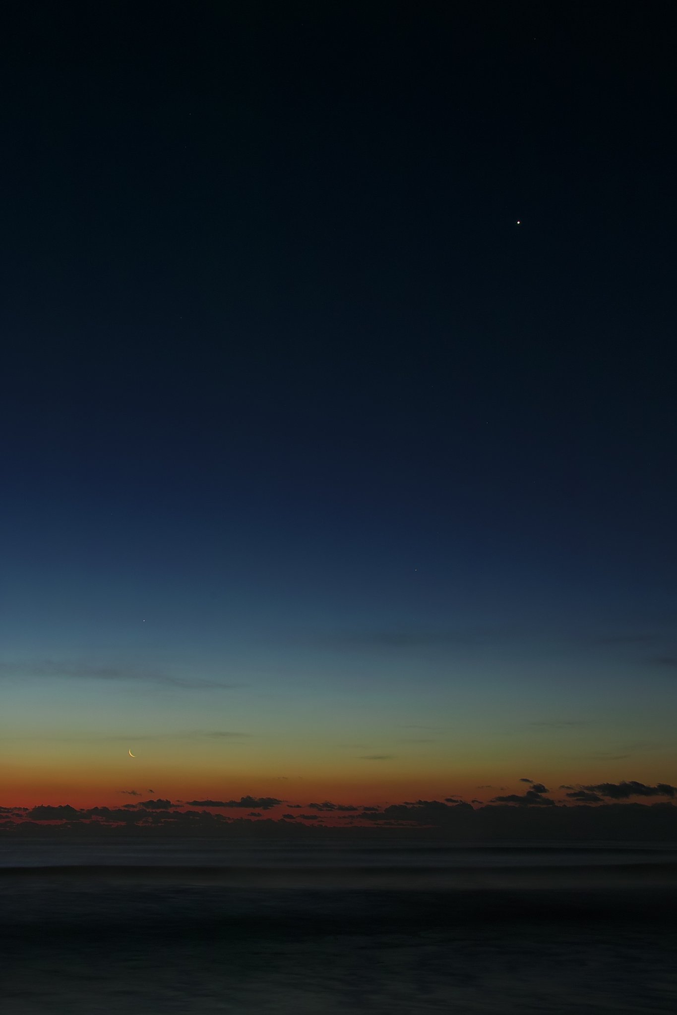 下弦の月と金星