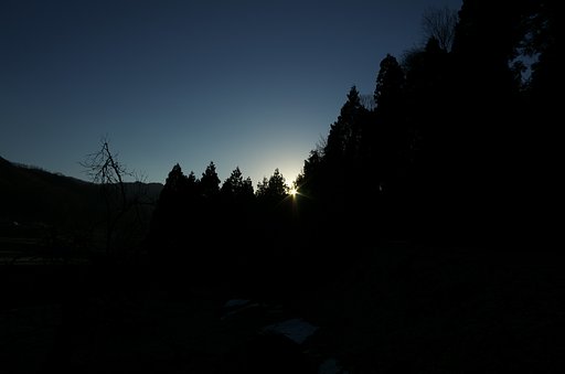 快晴の朝日のて