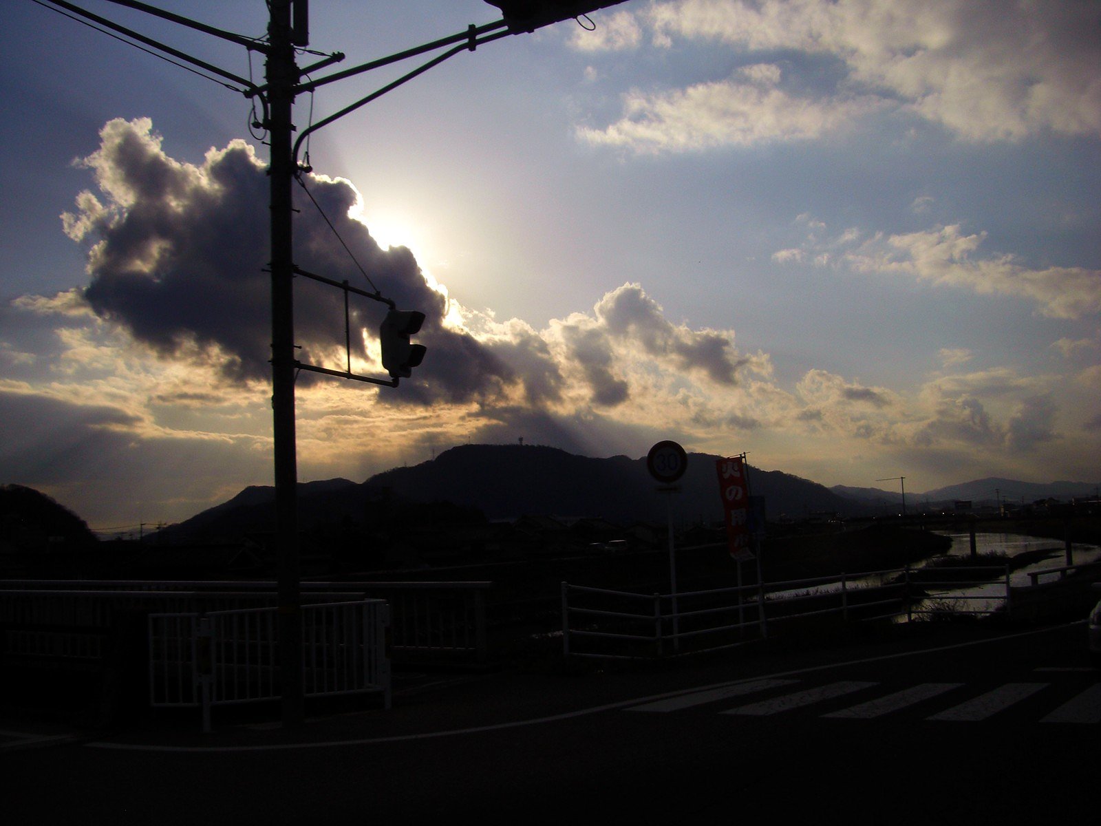 日暮れ前の空