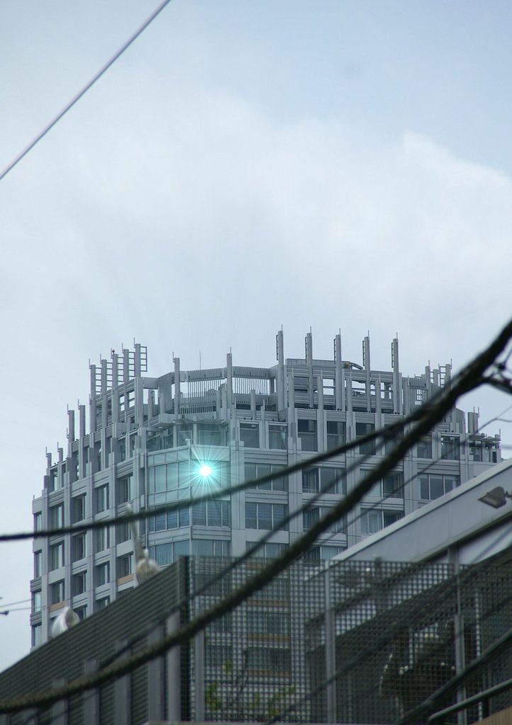 『鉄』変りビル