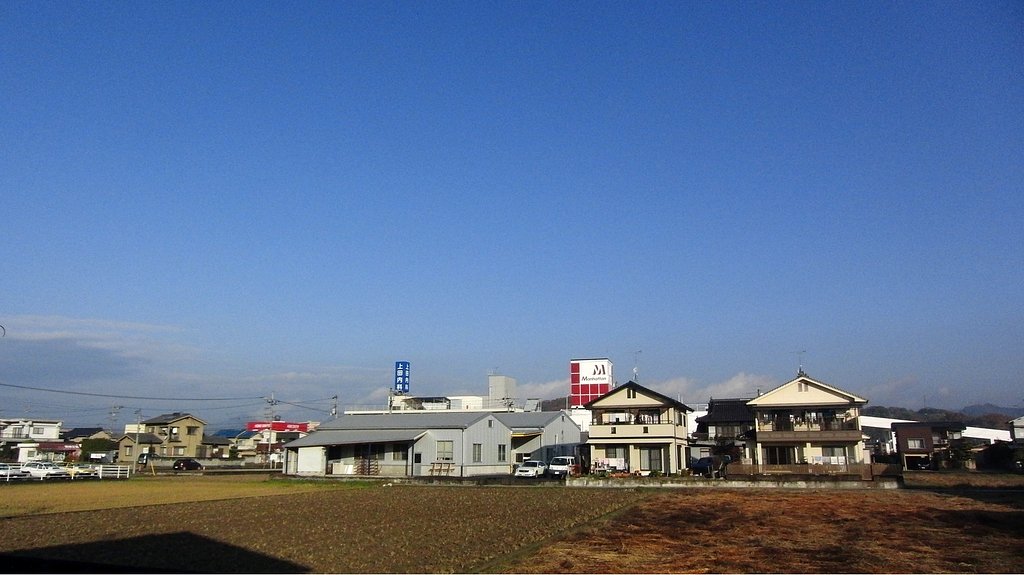 嘘のような青空