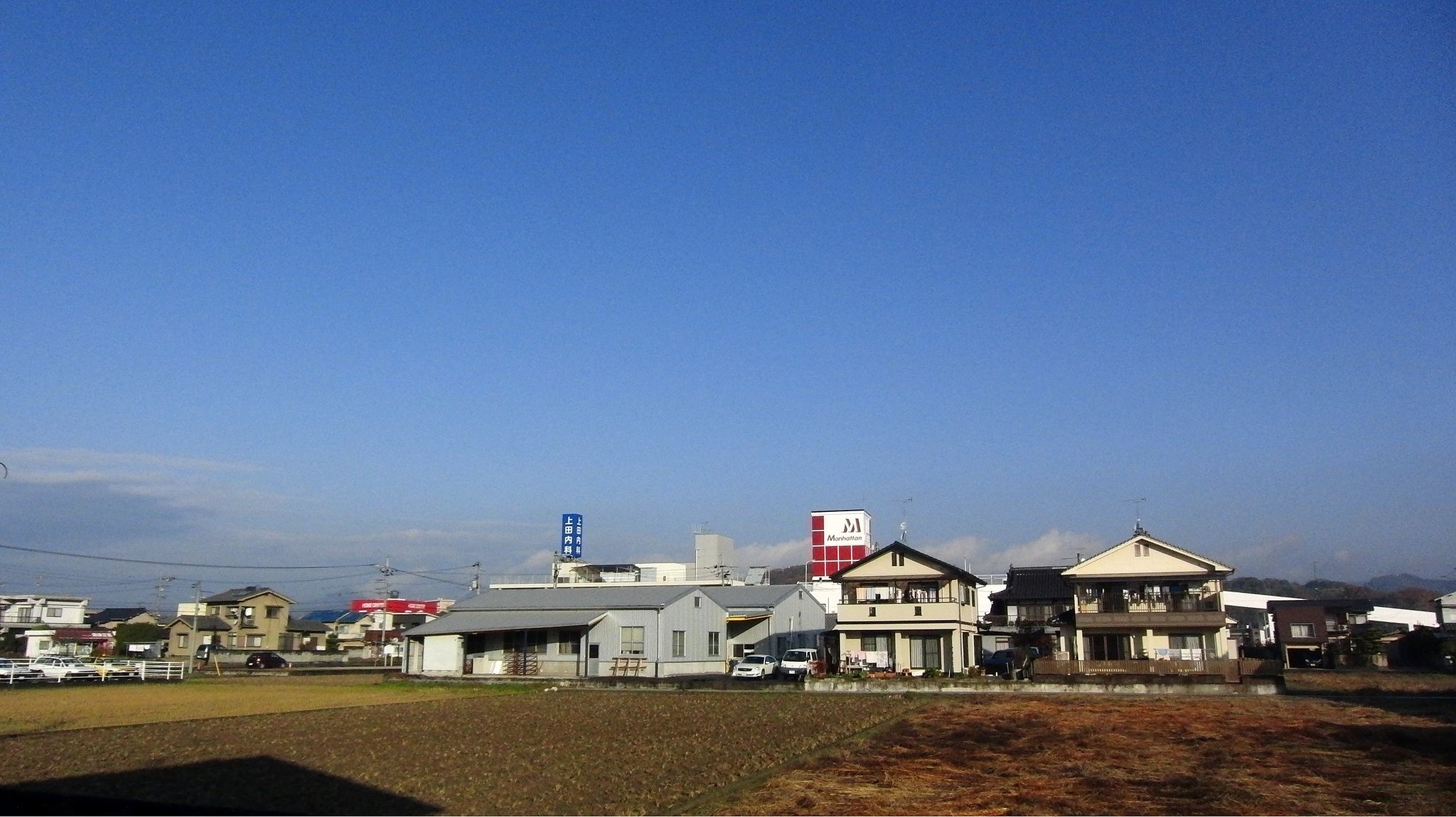 嘘のような青空