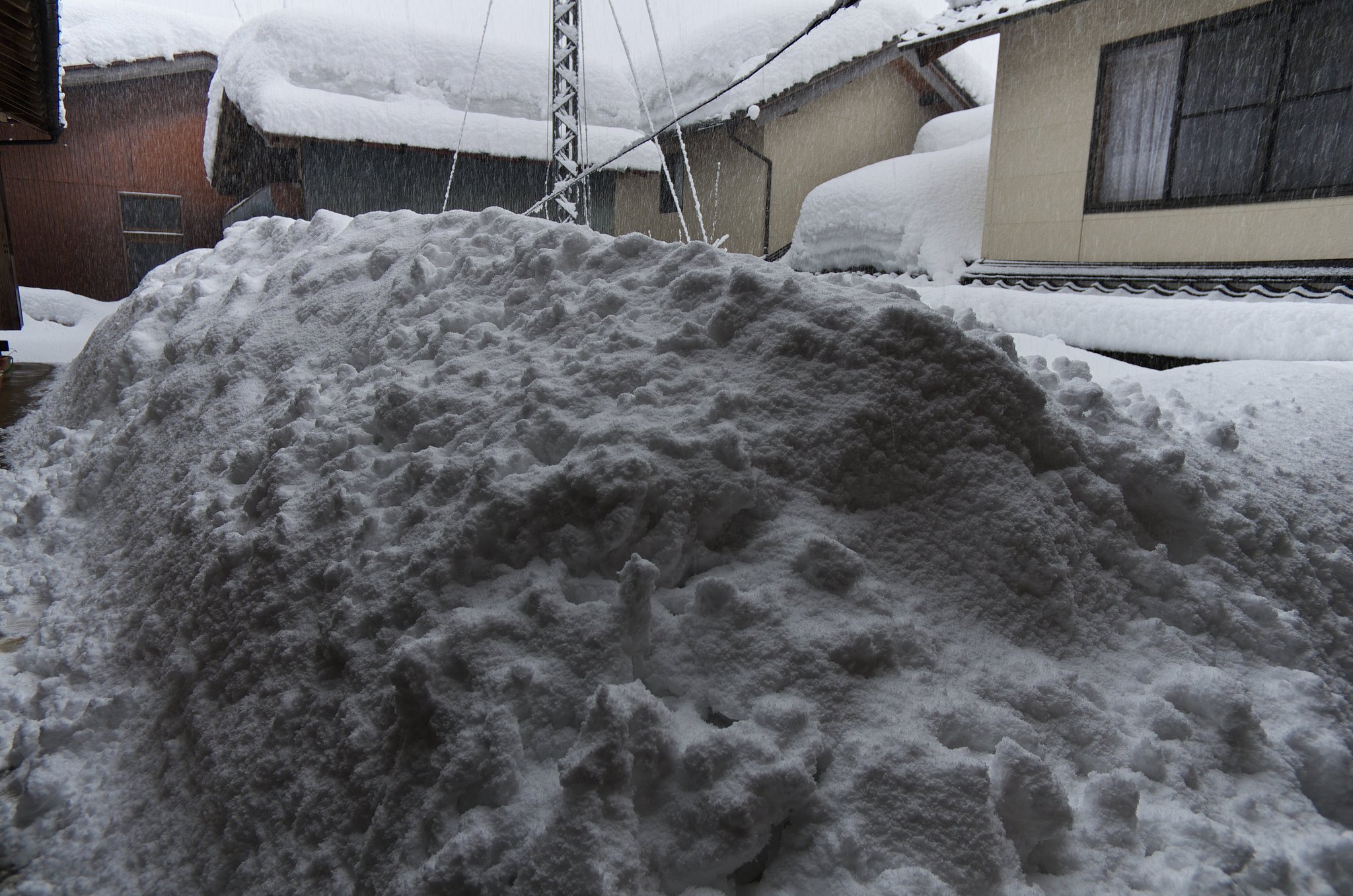 玄関前の雪