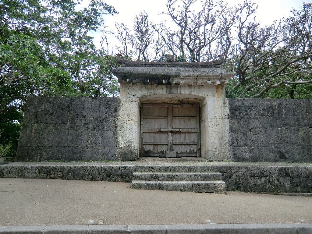 園比屋武御嶽石門（沖縄の旅４）