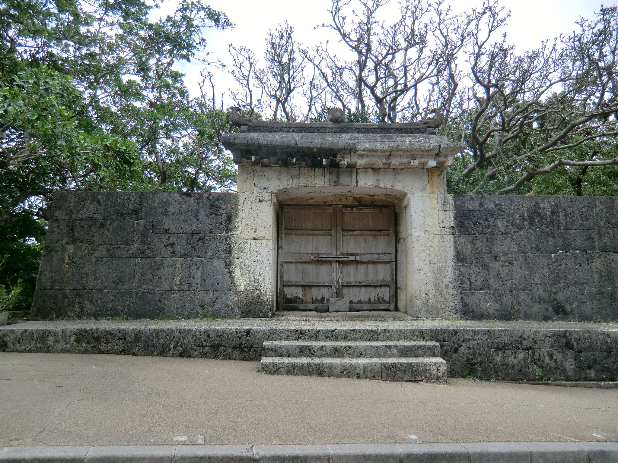 園比屋武御嶽石門（沖縄の旅４）