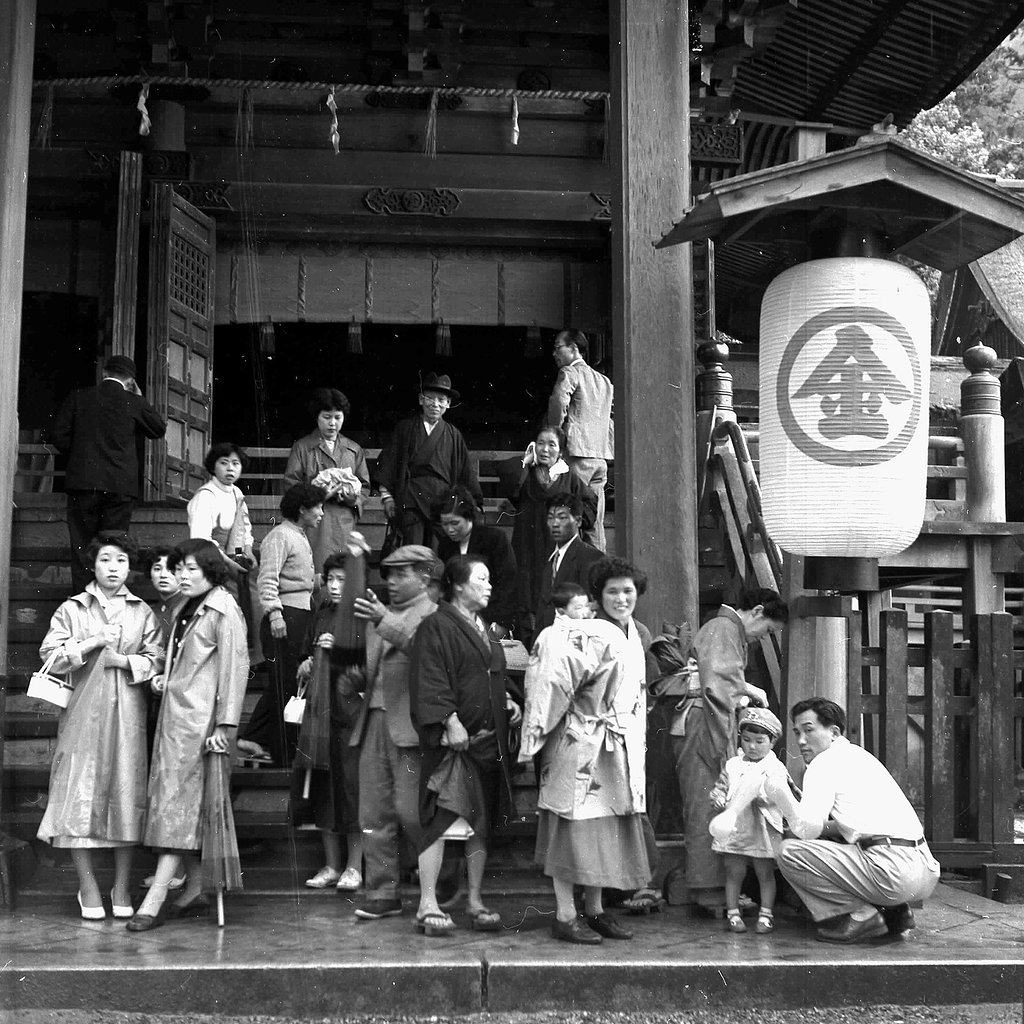 【モノクロ】参拝者