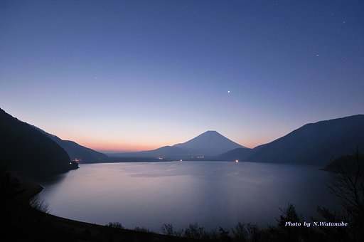 本栖湖の朝