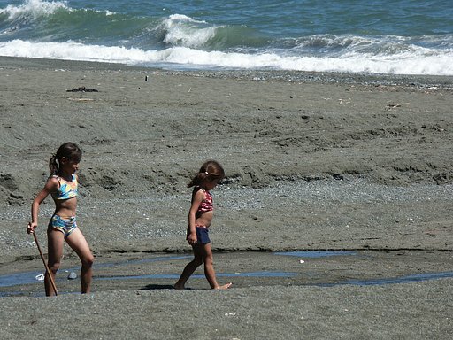 【夏】初夏の海辺