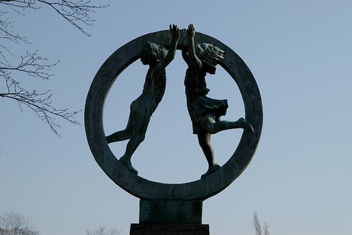 銅像じゃないんですが．．．