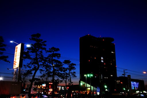 薄暮の街灯り