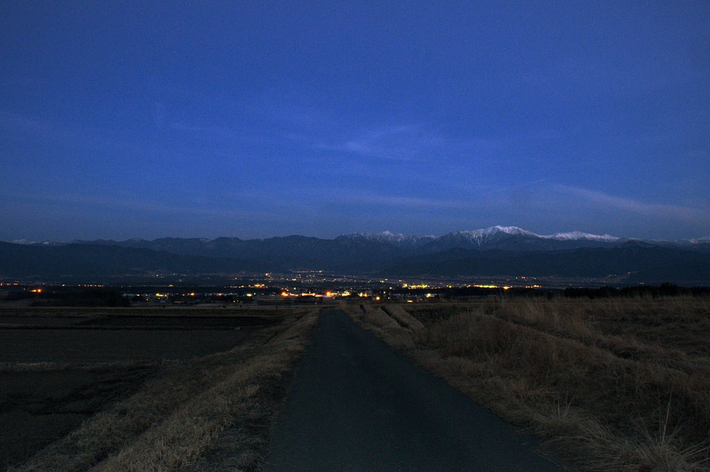 夕闇せまる南アルプス