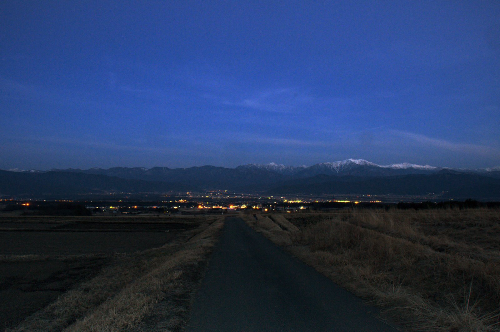 夕闇せまる南アルプス