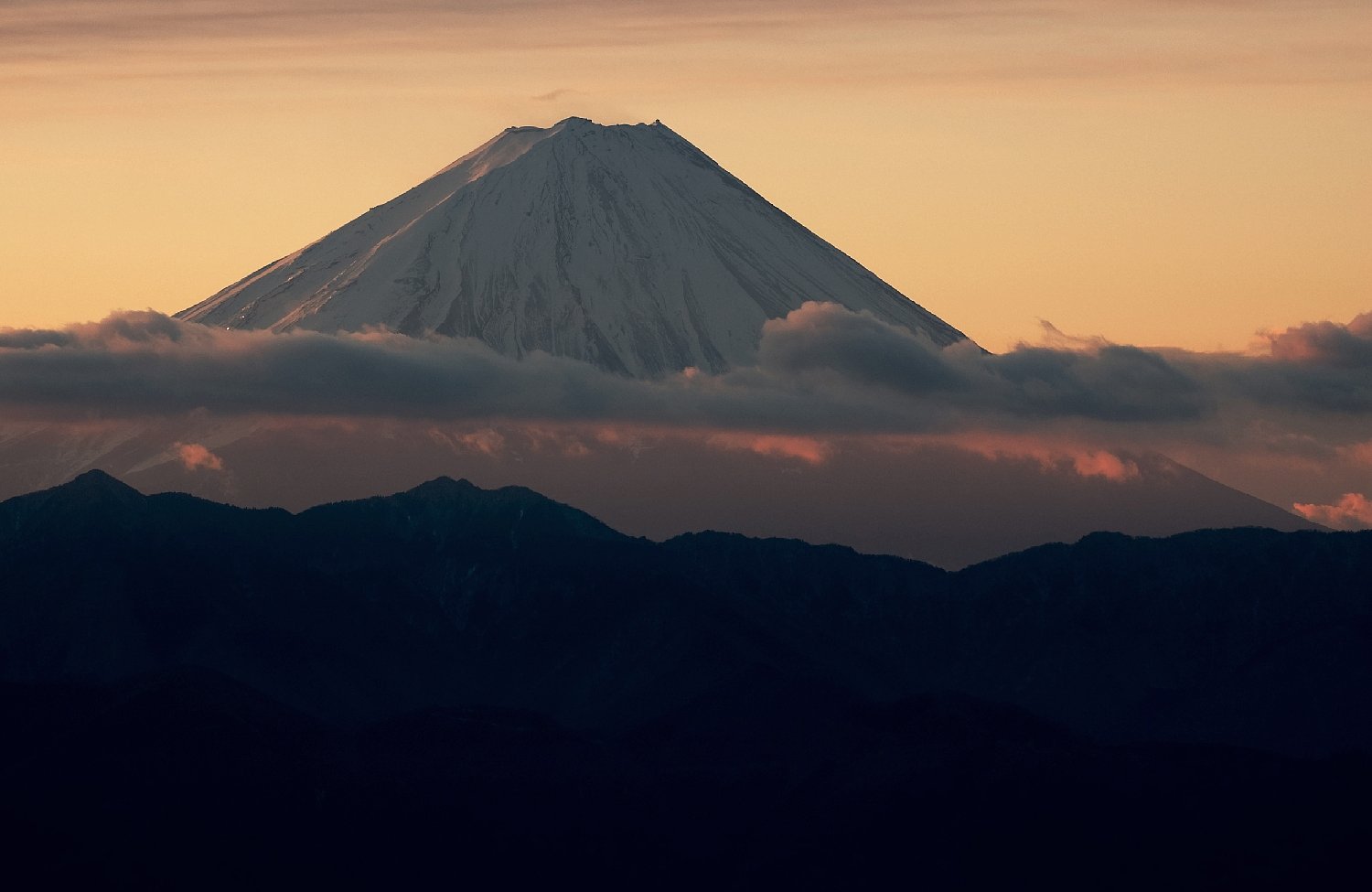染まる朝