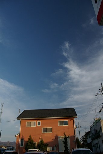 Ｃ−ＰＬで撮った、陽のあたる家