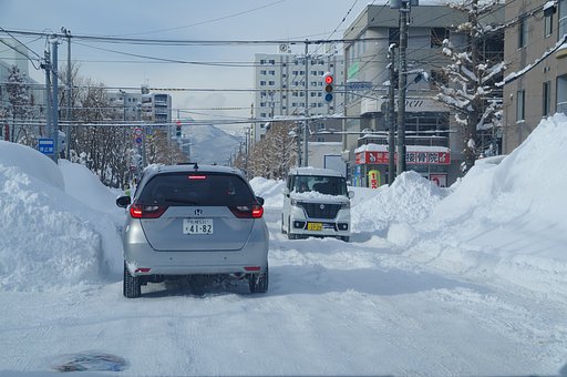 譲り合い