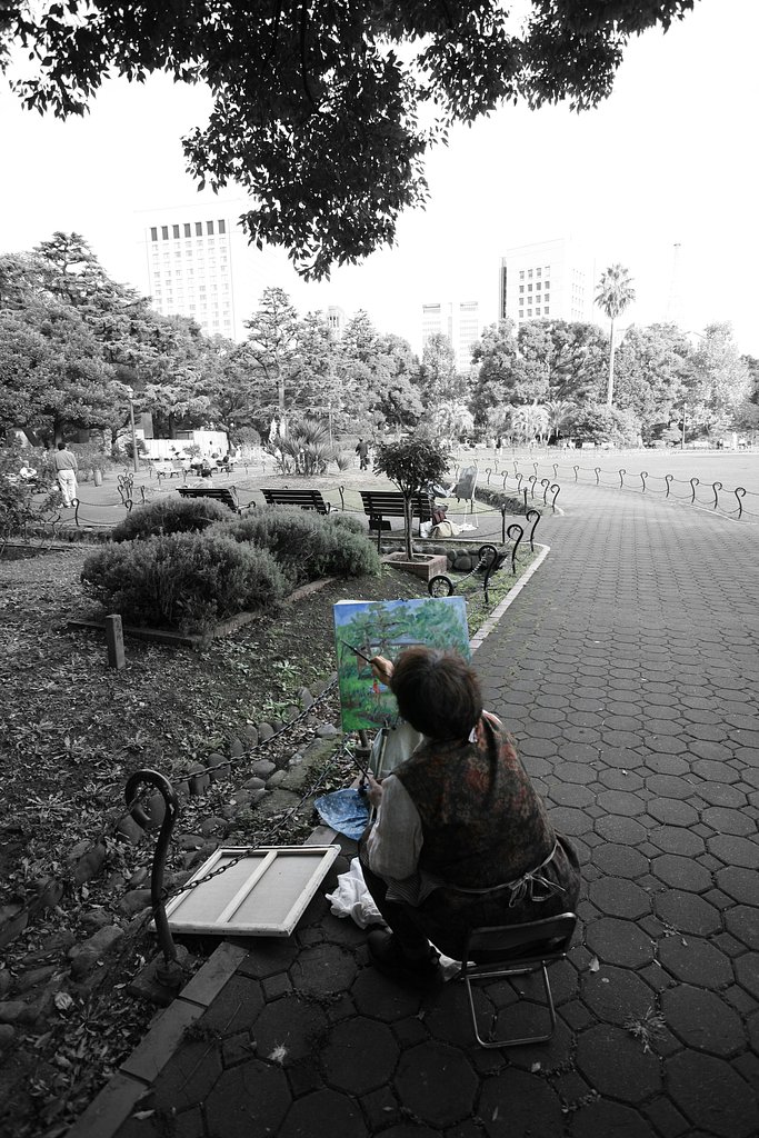 絵を描く人