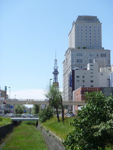 朝のテレビ塔
