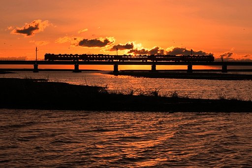 夜明けの急行列車