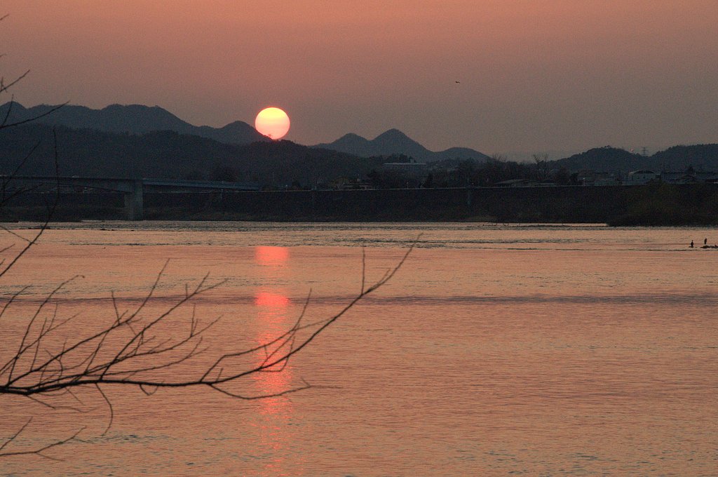 落日・木曽川