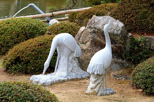 鳥は鳥でも石の鳥