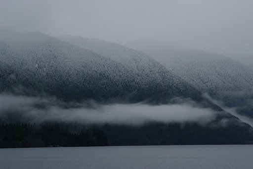 低くたなびく雲