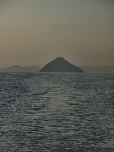 【この色、好き！】 墨絵の海