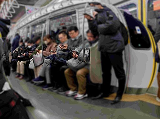 スマホに沈む帰り道