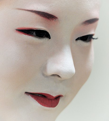 【質】　舞　妓　２