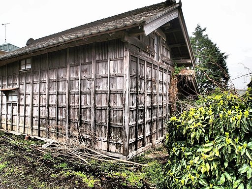 古い家屋には…