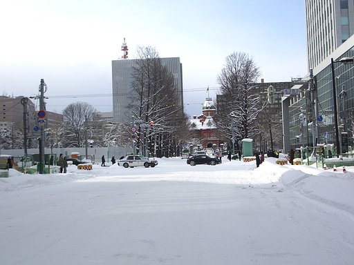 雪の赤レンガ