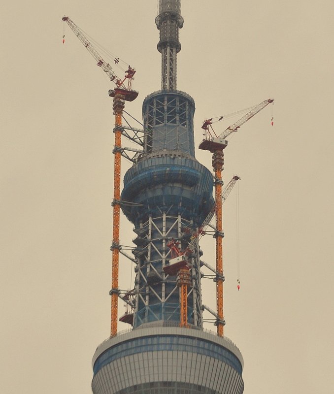 東京スカイツリー　クレーン解体初日