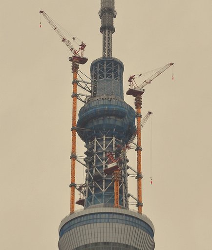 東京スカイツリー　クレーン解体初日