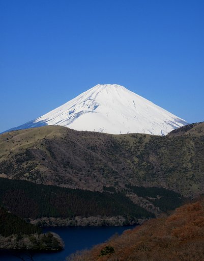 春の富士山