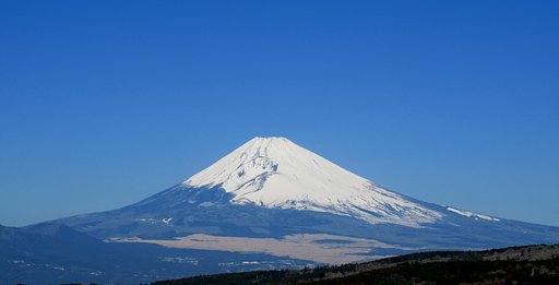 春の富士山