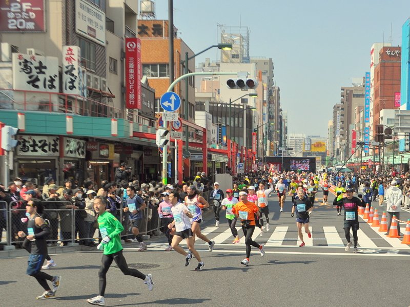 東京マラソン２０１１　浅草