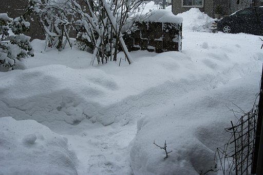 雪の状況（玄関前）
