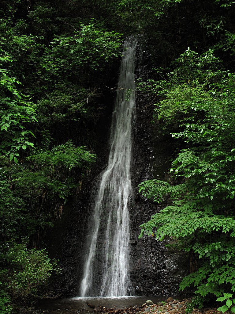 名もない滝