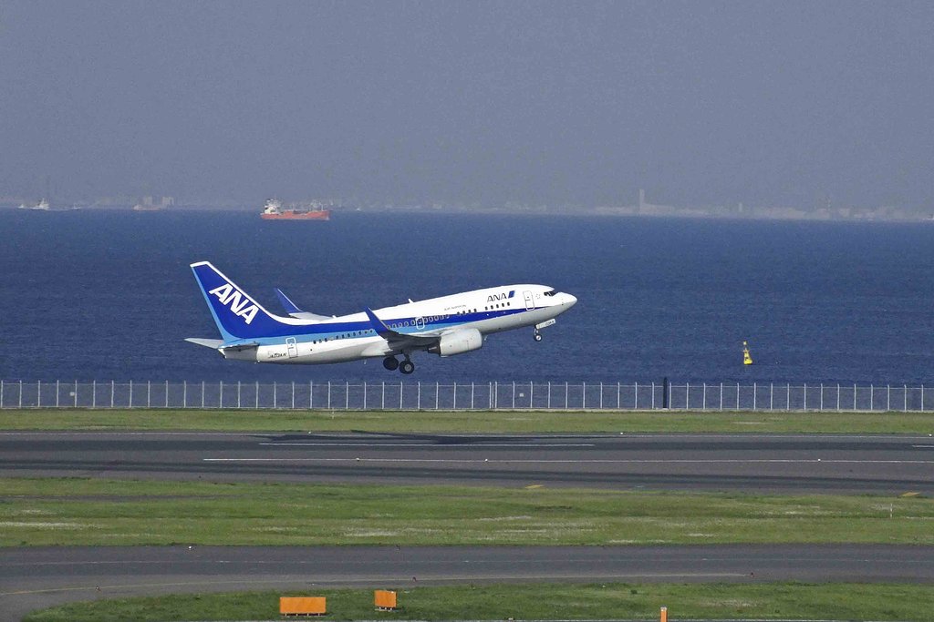 「　羽田空港　」