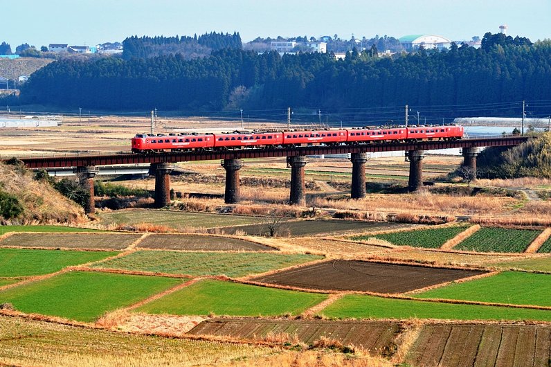 赤い485　田野にて