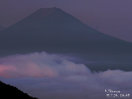 薄紅色の雲海