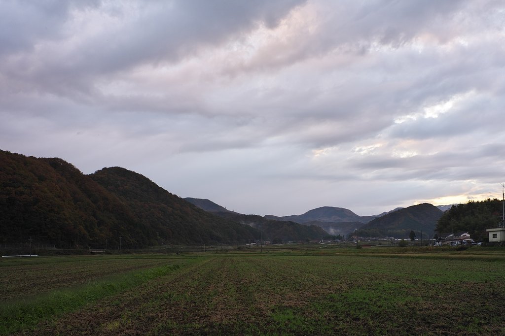 日の出前。